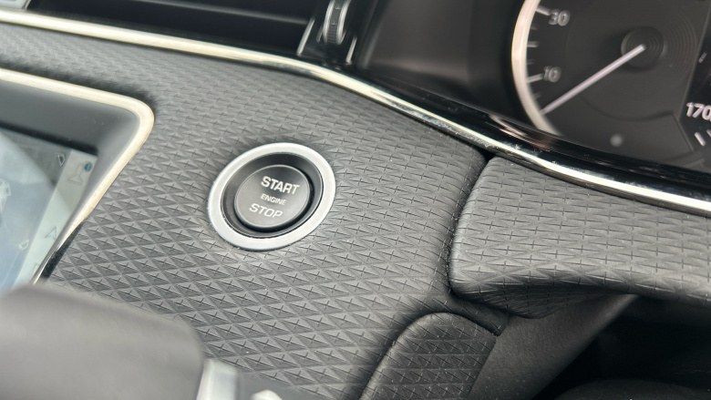 Land Rover Range Rover Evoque 1.5 P300e R-Dynamic S 5dr Auto Hatchback